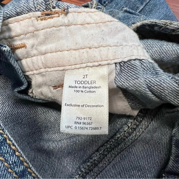 OshKosh Ruffled Heart Embroidered Shortall Overall‎ Bob Vestbak 2T - Picture 8 of 8